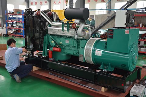 為了發(fā)電機(jī)組成功發(fā)出，華全的她真是拼了