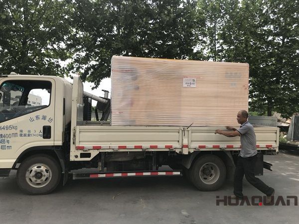 2018年5月19日一臺(tái)150kw含棚移動(dòng)拖車發(fā)電機(jī)組順利發(fā)往河北省邯鄲市