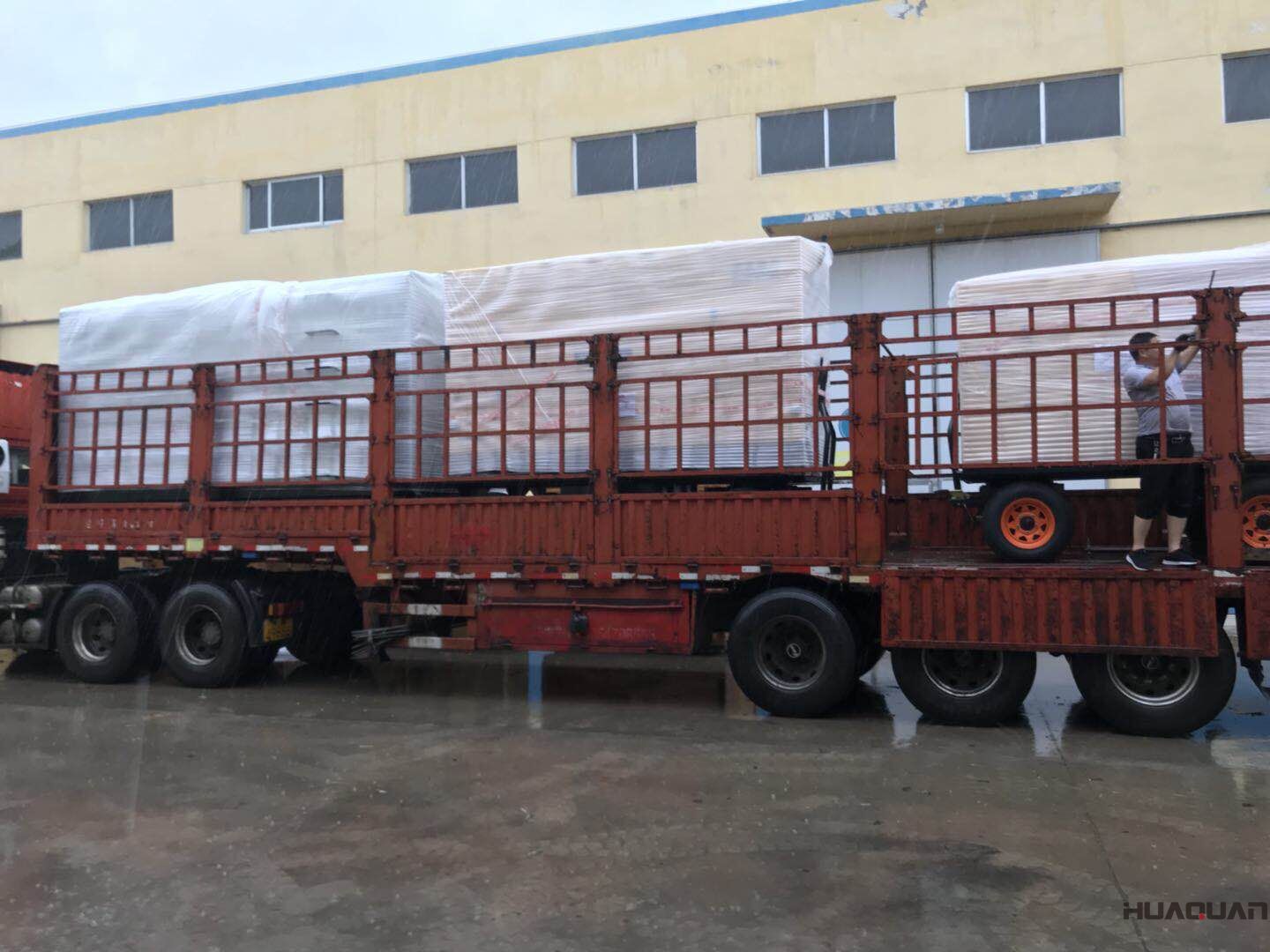 兩臺型號為HQ120GF和HQ300GF移動拖車（含棚）型柴油發(fā)電機(jī)組于7月23號發(fā)往河南