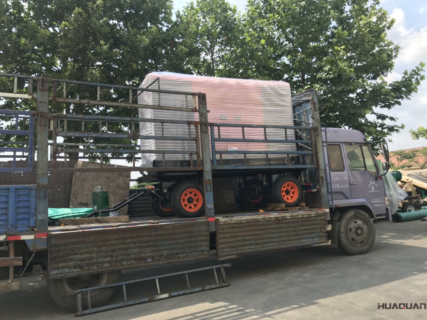 7月28號一臺150kw移動靜音型柴油發(fā)電機(jī)組發(fā)往上海