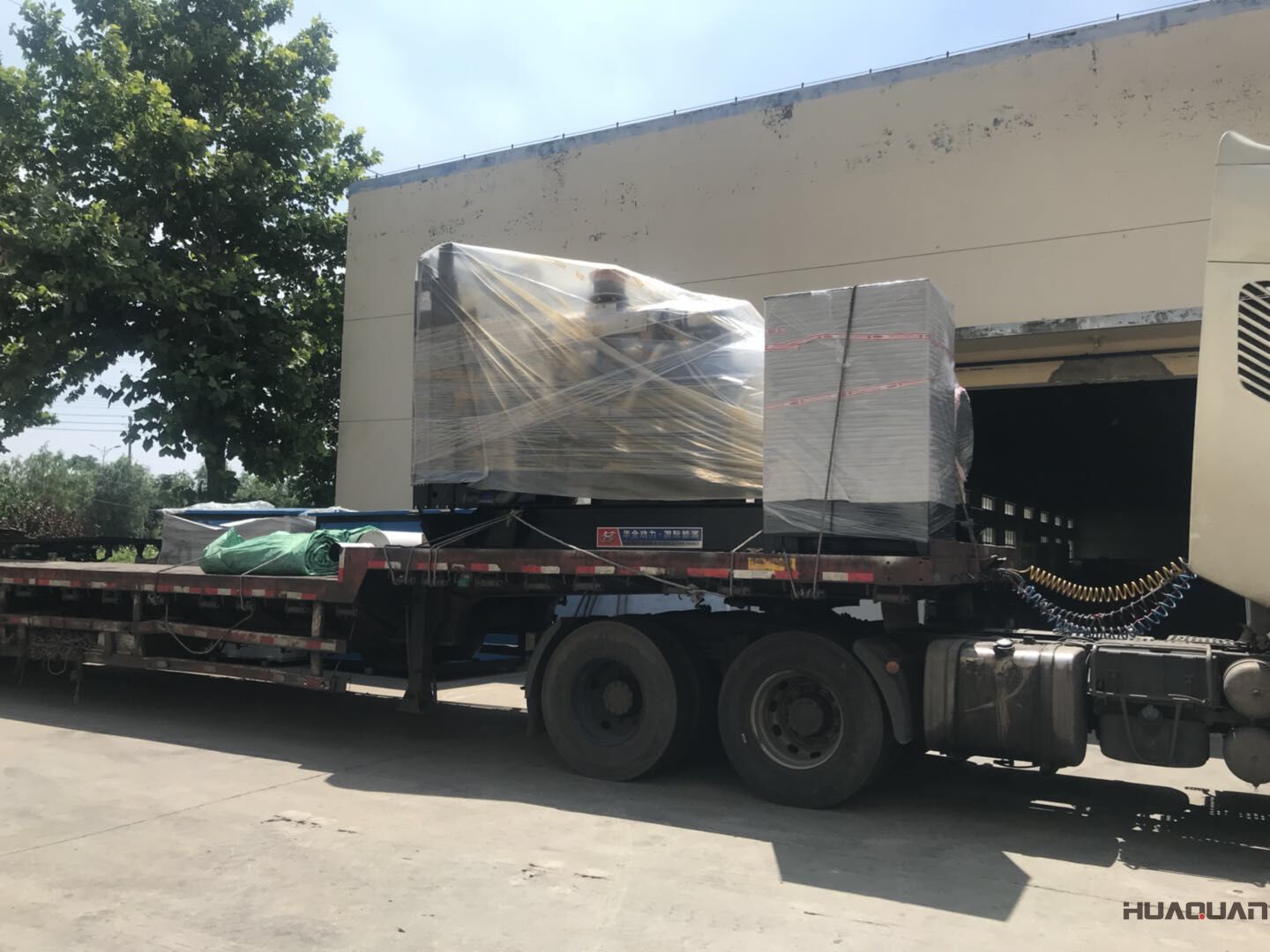  一臺800kw自動化型柴油發(fā)電機(jī)組于7月30號發(fā)往山東