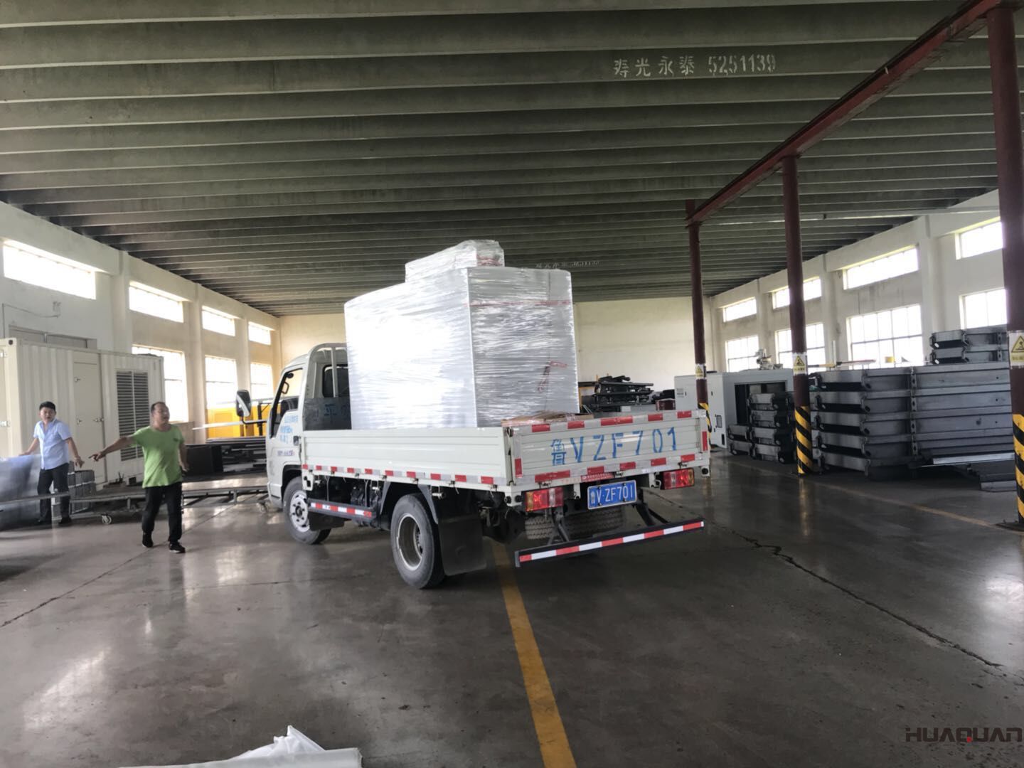 一臺100kw標(biāo)配柴油發(fā)電機組于8月2日成功發(fā)往山東省