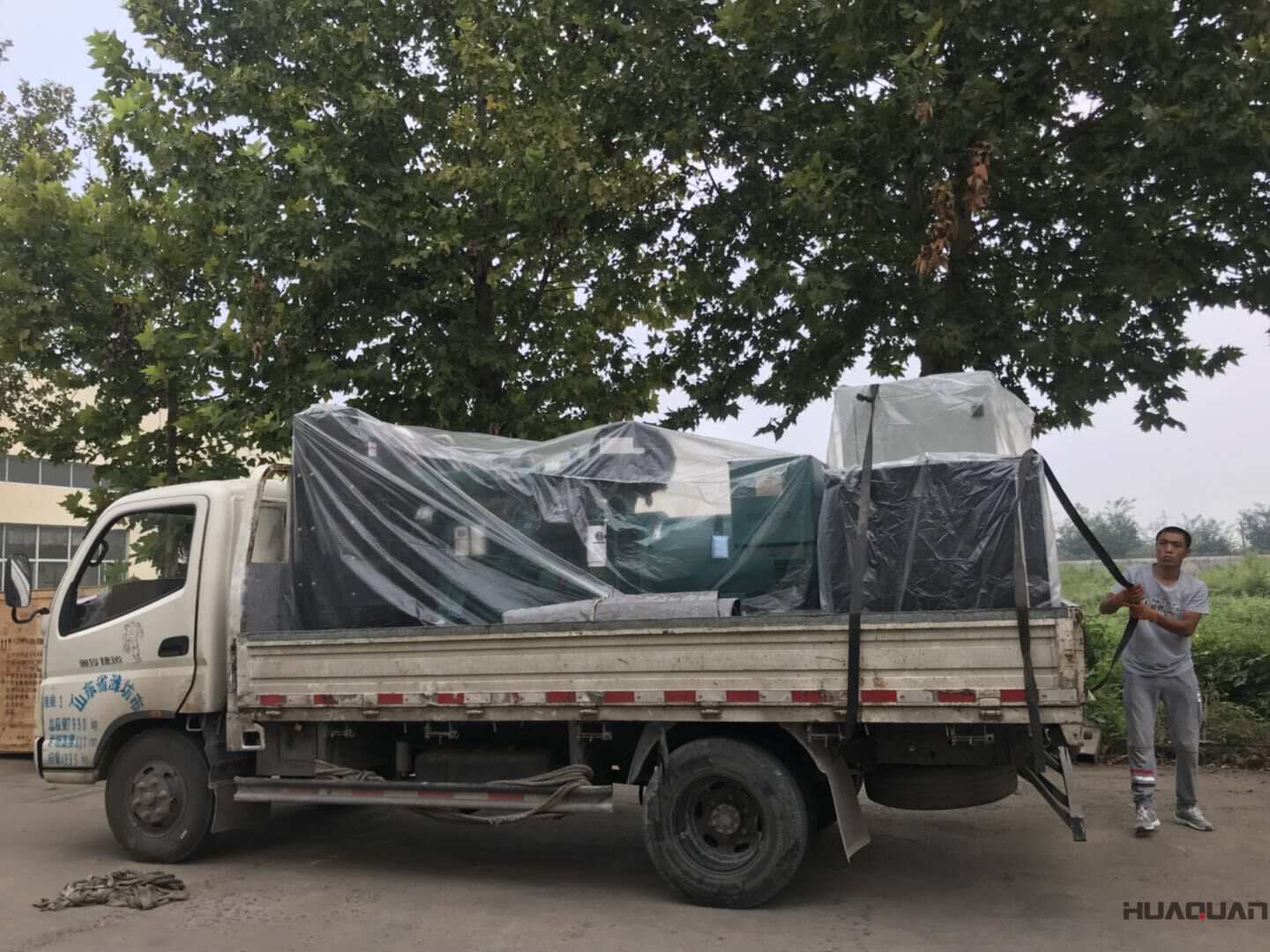 一臺480kw自動化型柴油發(fā)電機組于9月10日發(fā)往江蘇