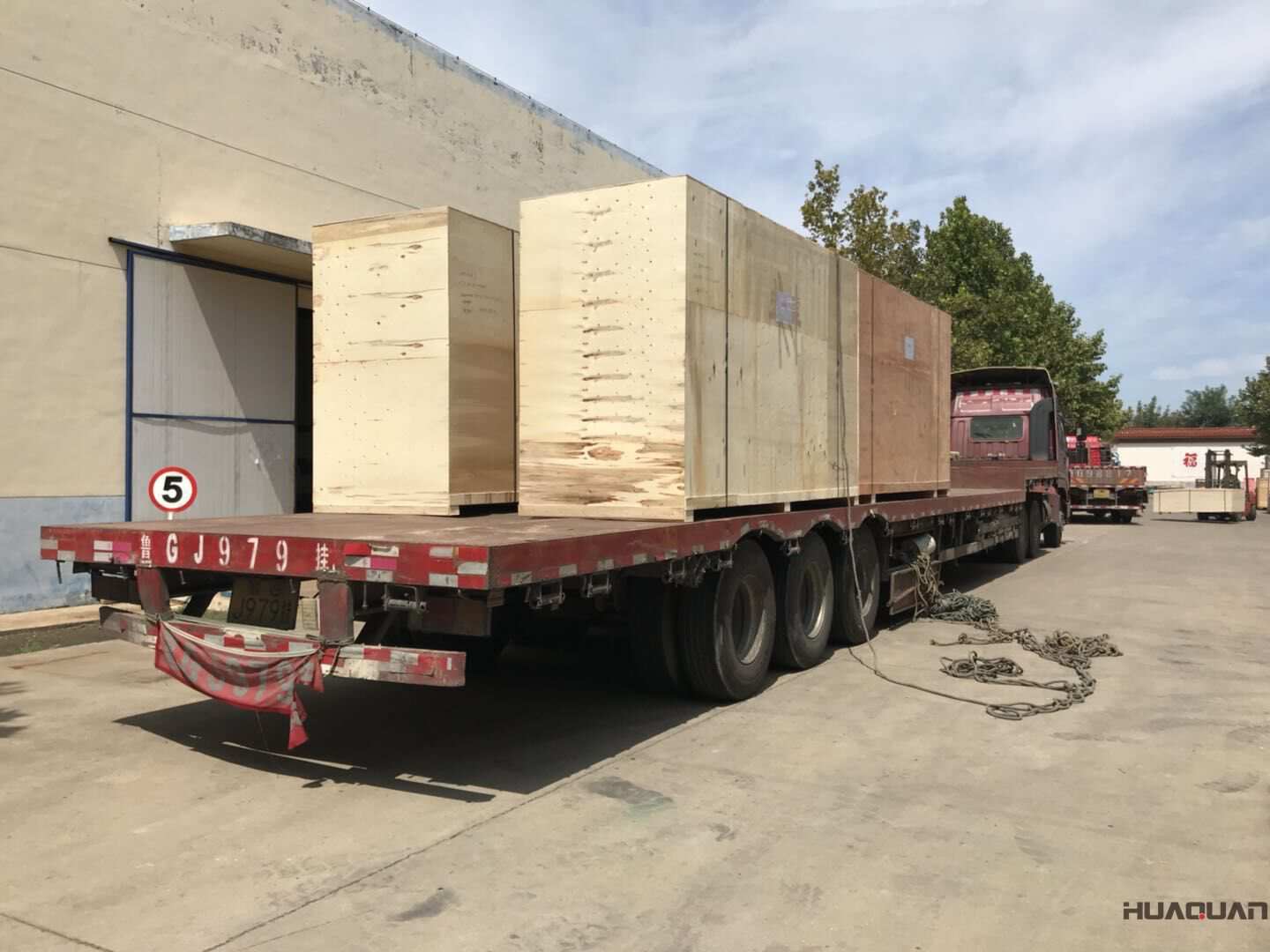 9月11日一臺600kw立柜四保護(hù)柴油發(fā)電機組發(fā)往浙江