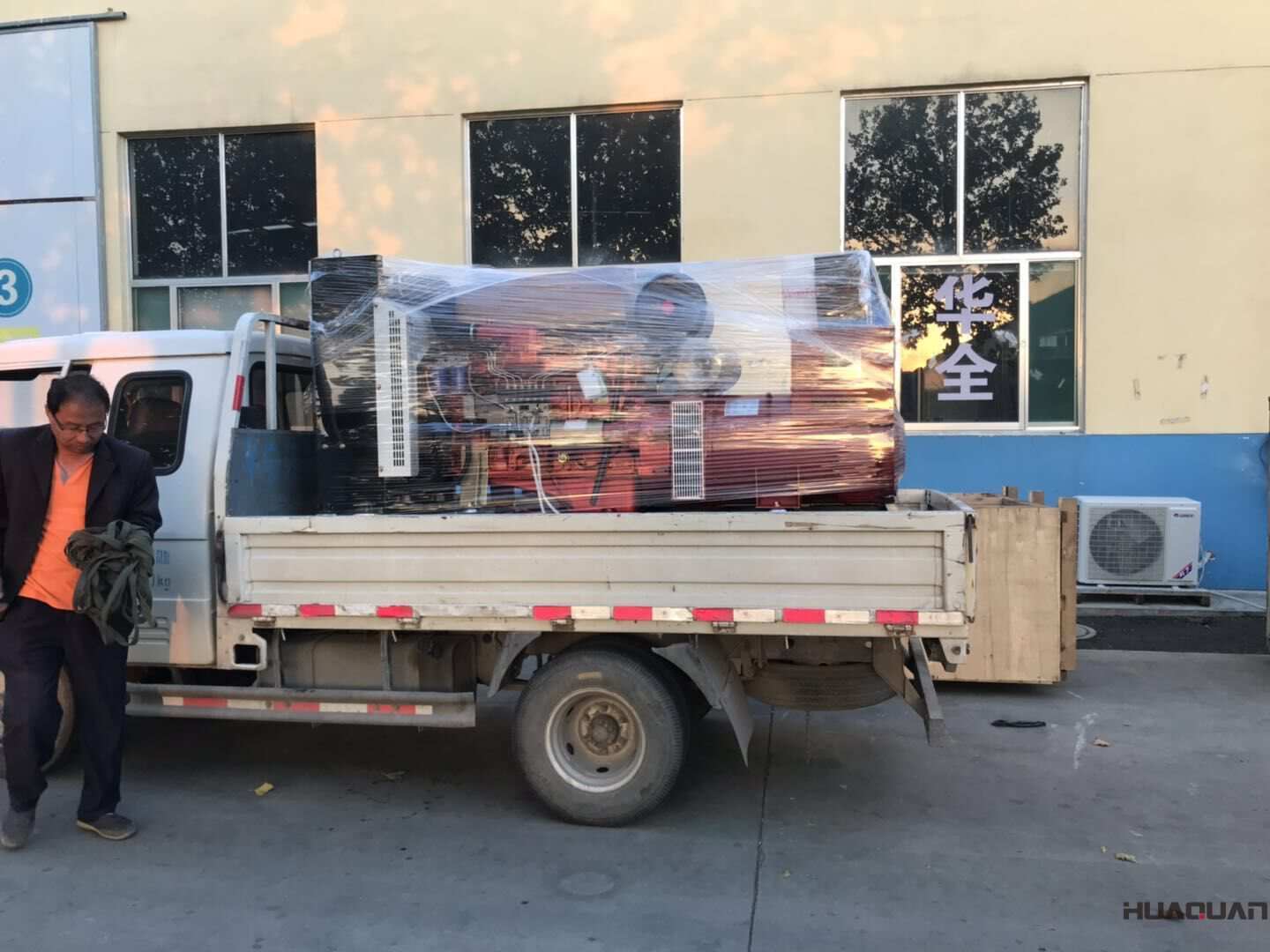 一臺150kw標(biāo)配型柴油發(fā)電機(jī)組于10月10日發(fā)往天津