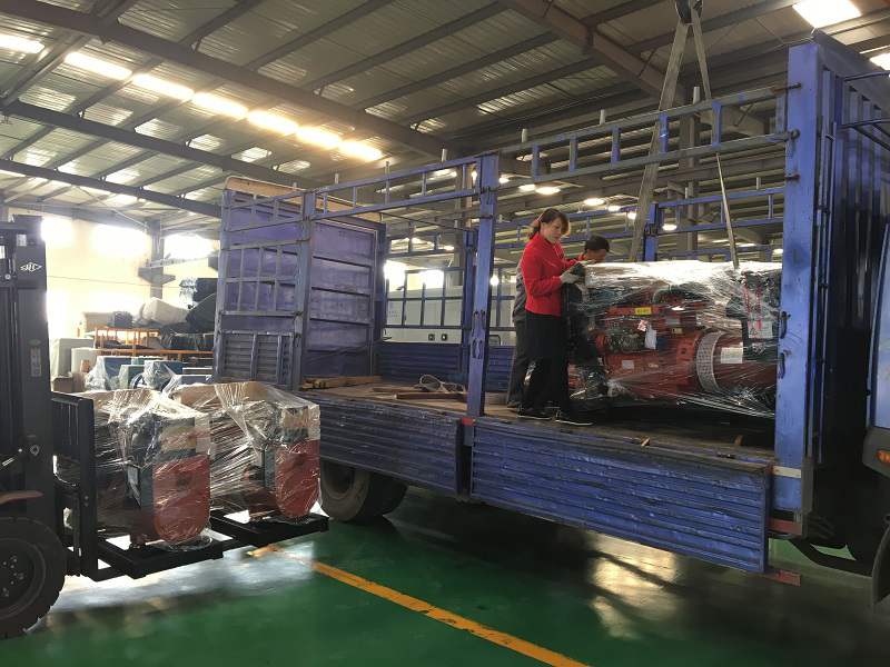 10月16日，一臺(tái)30kw標(biāo)配柴油發(fā)電機(jī)組于華全動(dòng)力順利發(fā)往陜西省