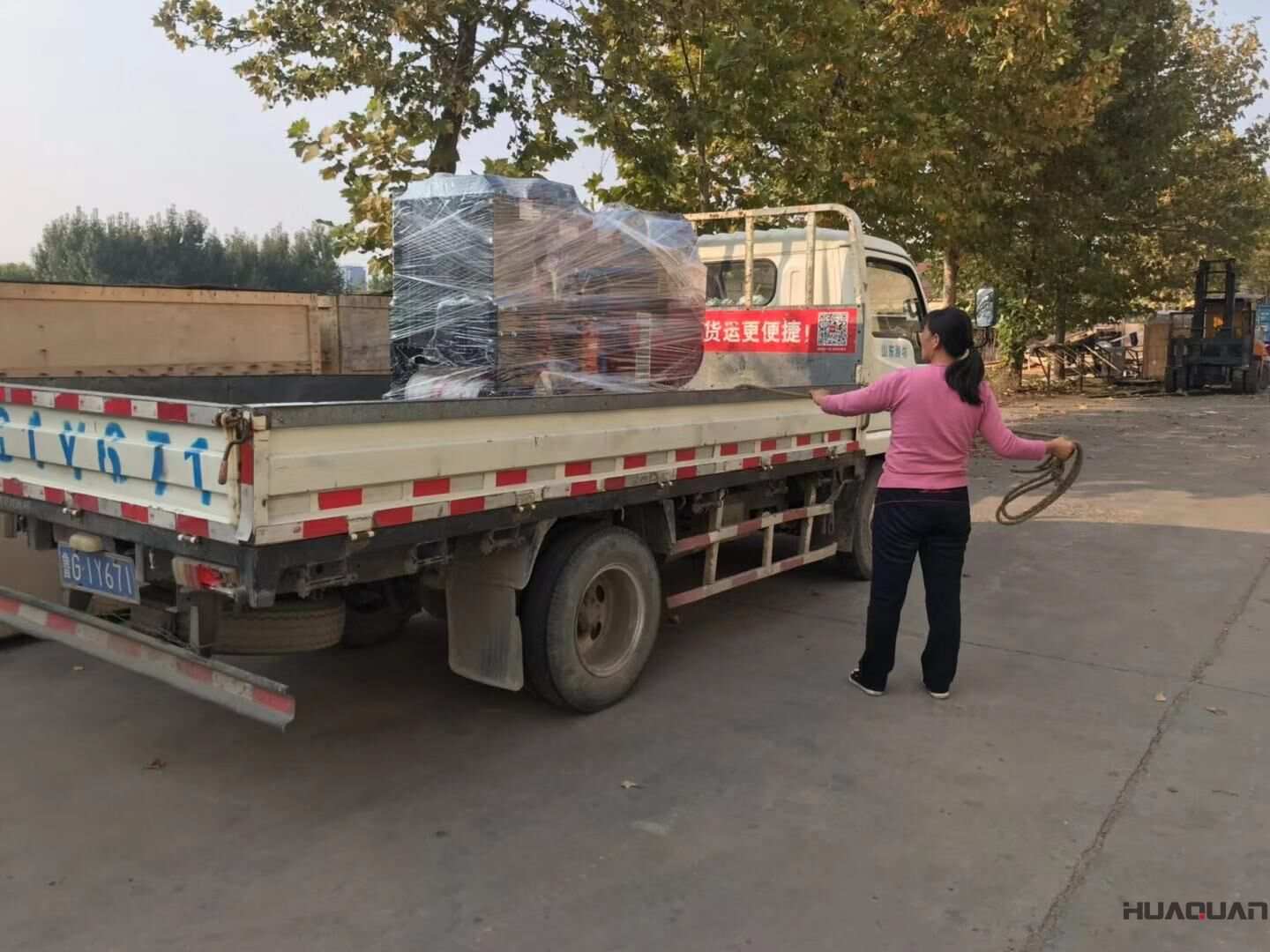 宋先生從華全動(dòng)力訂購的一臺50kw靜音箱柴油發(fā)電機(jī)組于10月17日順利發(fā)往山東德州