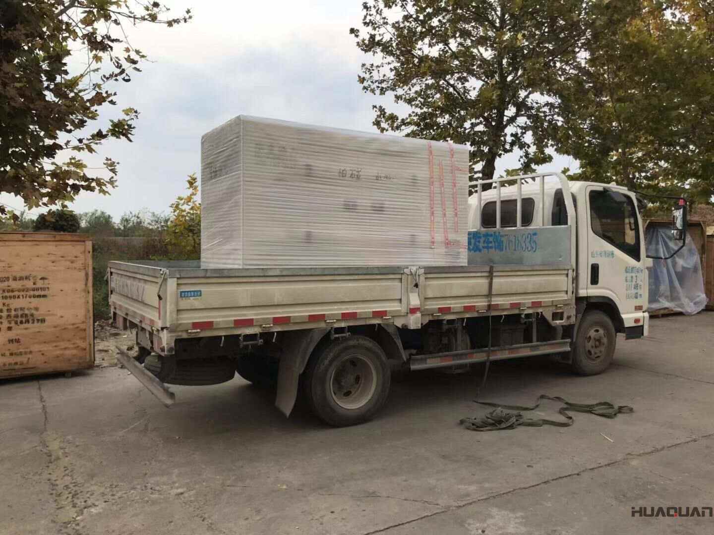 10月21日，柴先生訂購(gòu)的一臺(tái)500kw自動(dòng)化柴油發(fā)電機(jī)組從華全動(dòng)力成功發(fā)往內(nèi)蒙古