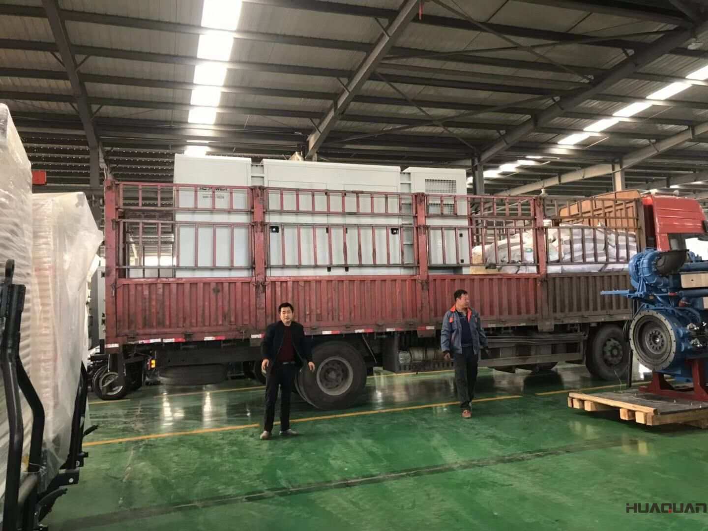 天氣逐漸變冷，但是華全發(fā)電機組的銷量卻沒有變冷，內(nèi)蒙古的馬先生于10月31日在華全動力采購了一臺1000kw立柜自啟動柴油發(fā)電機組