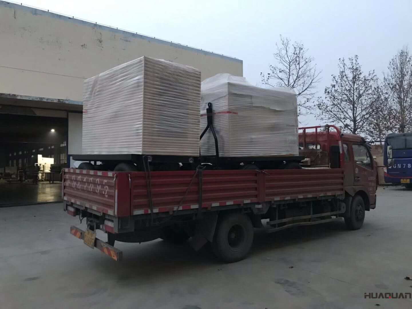 11月7日，山東馬先生從華全動力采購了兩臺10kw防雨棚柴油發(fā)電機(jī)組，現(xiàn)在已經(jīng)順利發(fā)往目的地