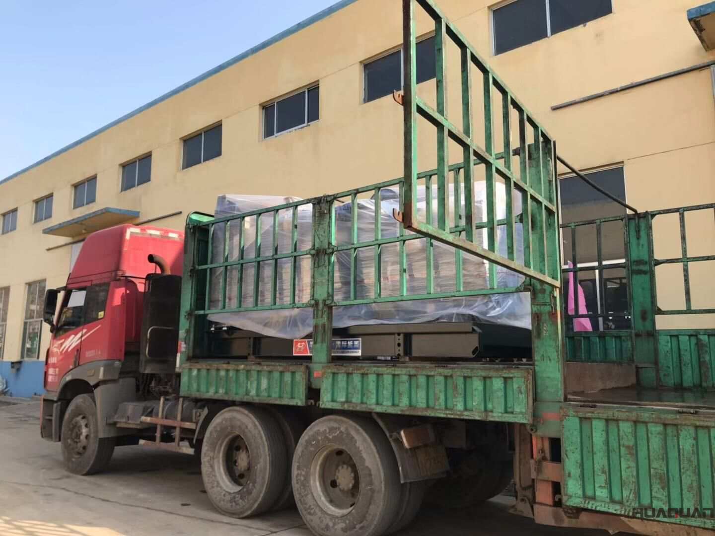 上海李先生從華全動力采購了一臺400kw自動化柴油發(fā)電機(jī)組，如今已于11月9日成功發(fā)往目的地