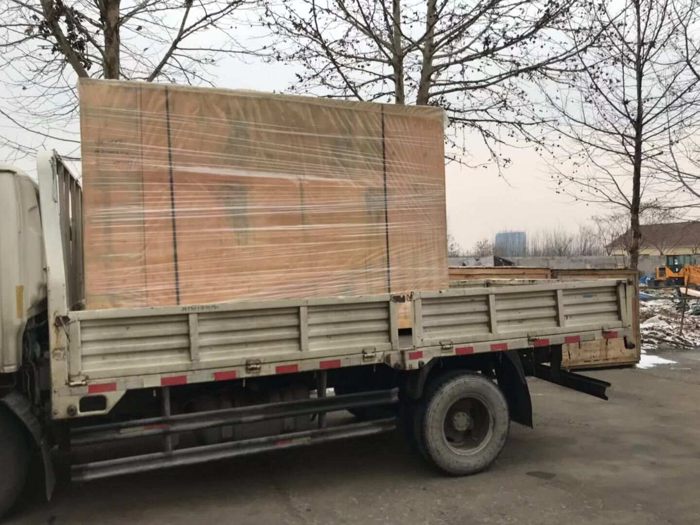 華全動力一臺100kw標(biāo)配柴油發(fā)電機(jī)組于12月5日成功發(fā)往河北省