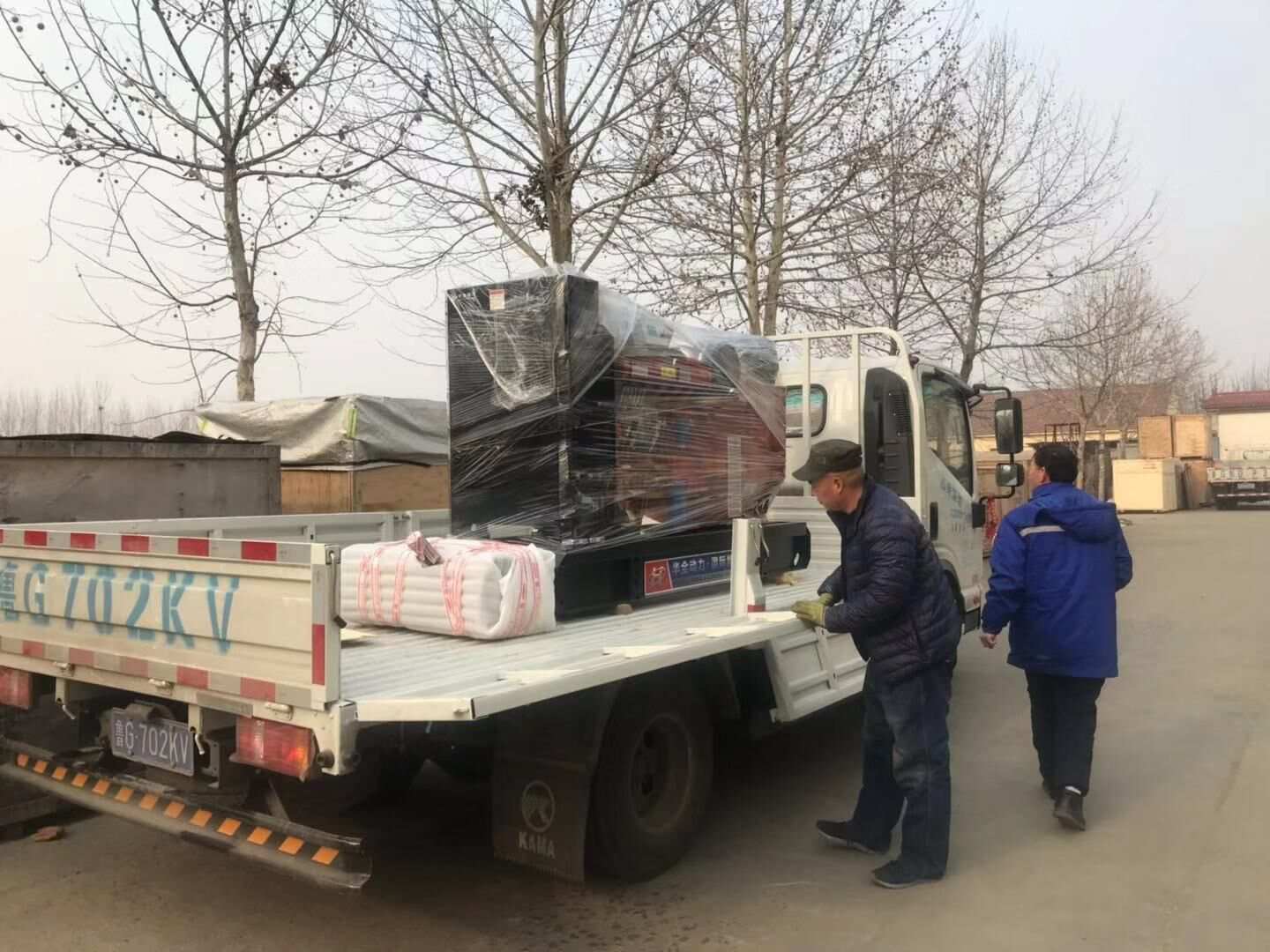 1月5日，盧先生從華全動(dòng)力采購的150kw標(biāo)配柴油發(fā)電機(jī)組成功發(fā)往山東省