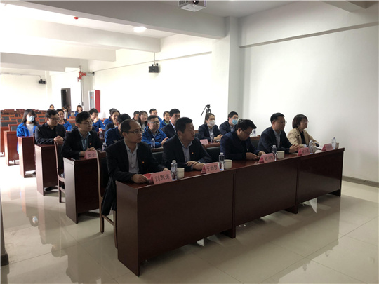 華全動力黨支部與濰坊農(nóng)商銀行經(jīng)濟(jì)區(qū)張氏黨支部舉行黨建共建簽約儀式