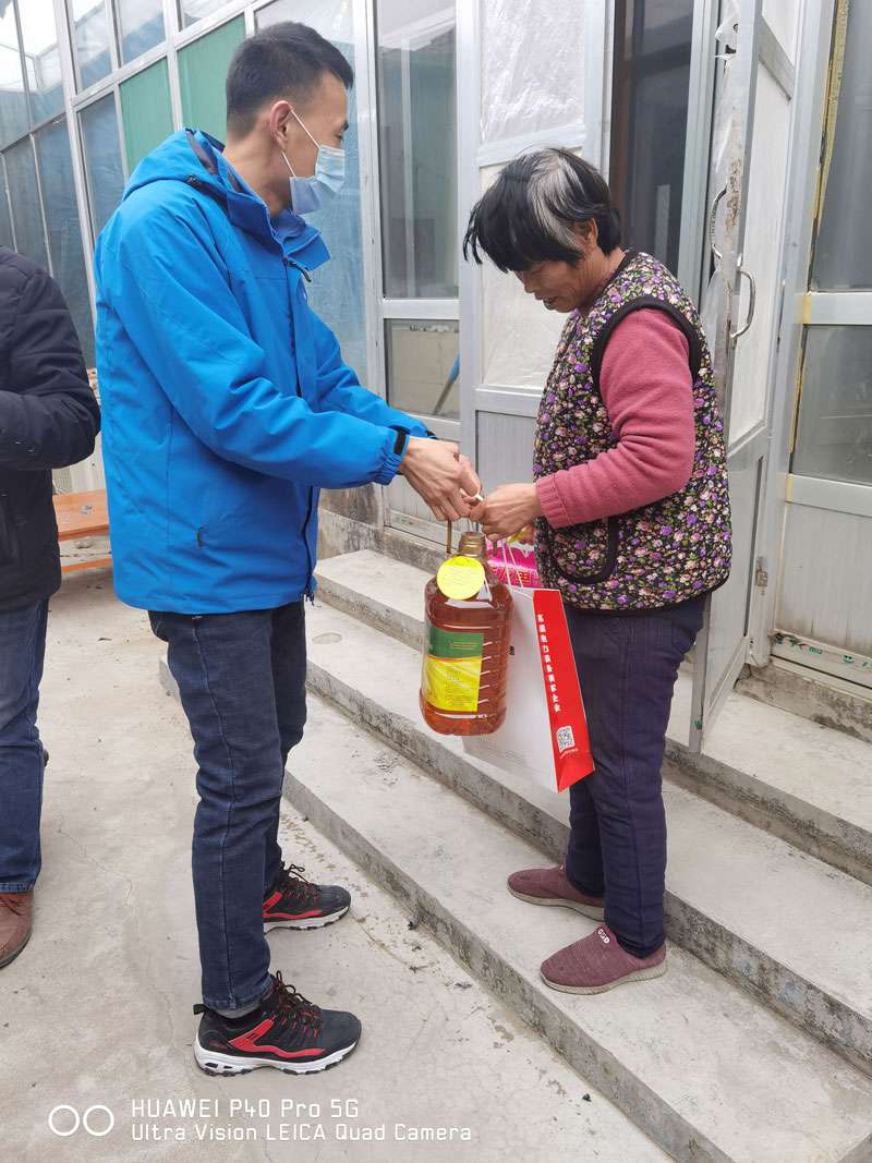 黨建共建促發(fā)展，愛心公益顯擔(dān)當(dāng)！華全公司走進永寧官莊村