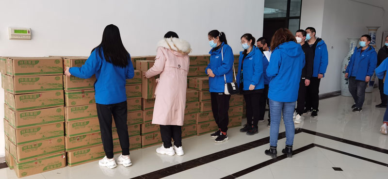 清明節(jié)，華全集團(tuán)派發(fā)福利中